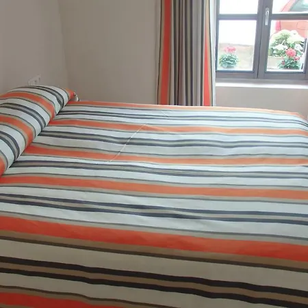 Alojamento de Acomodação e Pequeno-almoço La Vie En Rose, Chambres D'hôtes- Roquebrun